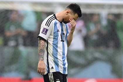 Lionel Messi, desorientado en el primer encuentro de la Argentina en el Mundial