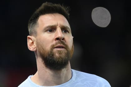 Lionel Messi dio un gesto de grandeza inmenso: recibió a un argentino que acampó en su casa de París (Photo by FRANCK FIFE / AFP)
