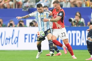 Austria hizo cambios para ir por el empate y la selección apuesta a un contraataque que liquide el partido