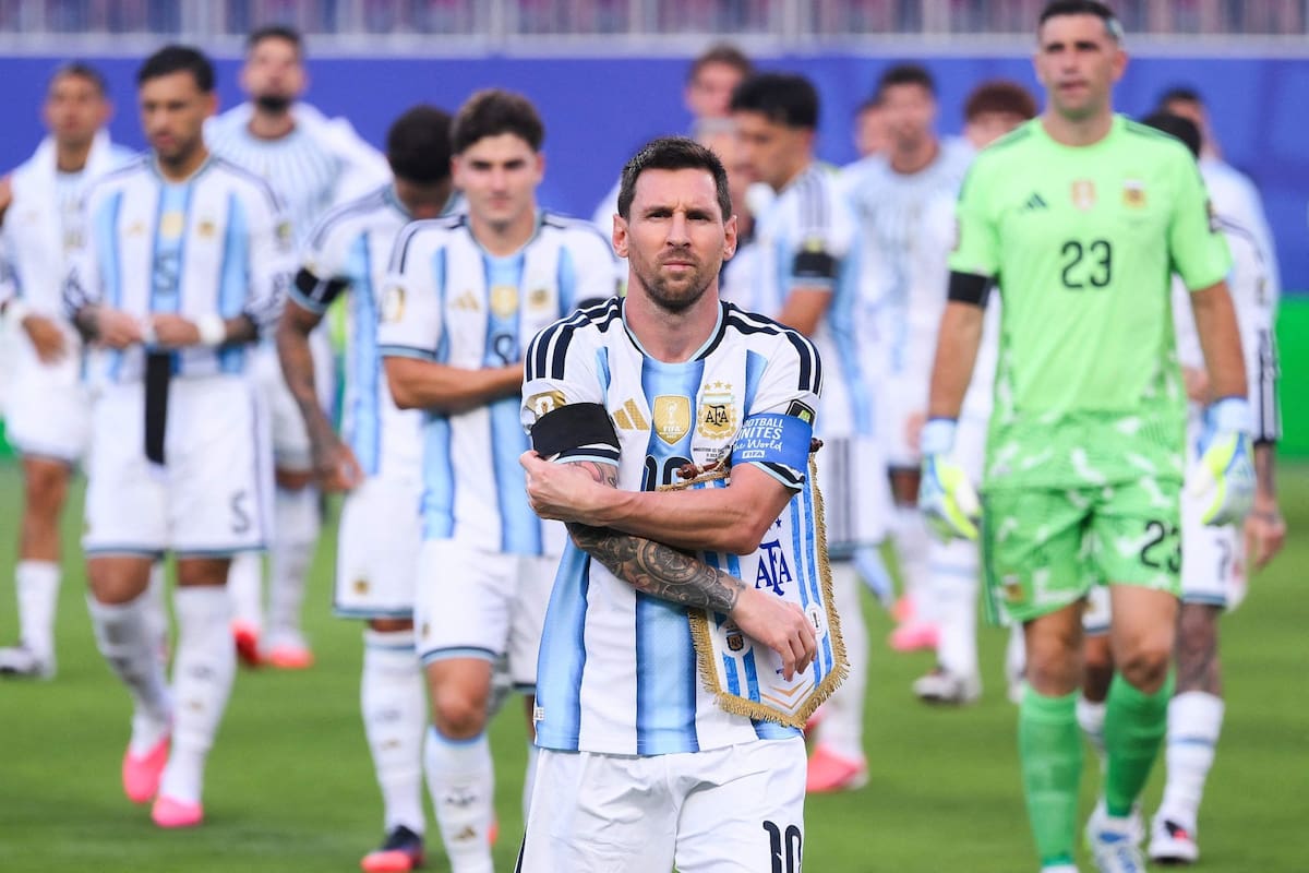 Lionel Messi, el hilo conductor de una selección que arrastra un fuerte trajín (Photo by David Ramos / GETTY IMAGES NORTH AMERICA / Getty Images via AFP)