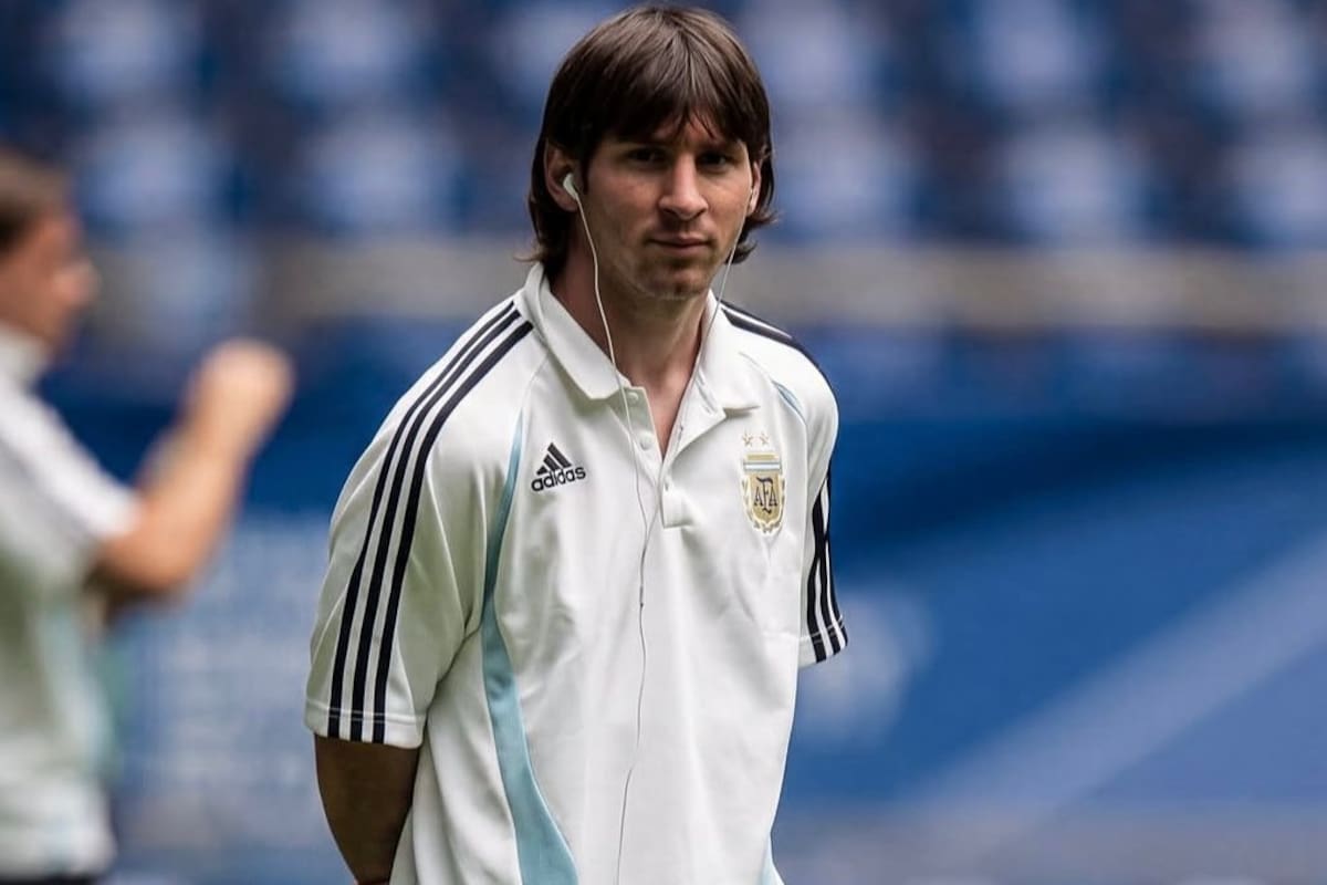 Lionel Messi se moveu com uma postura que lembra sua passagem pelas seis Copas do Mundo que disputou