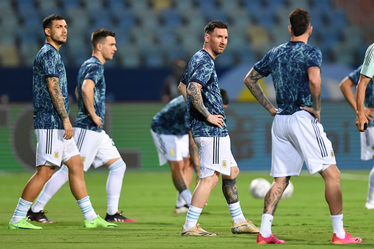 Lionel Messi, en el centro de la práctica, en busca de la final del Copa América Brasil 2021; el seleccionado local ya se clasificó para el partido decisivo en el Maracána, el sábado próximo
