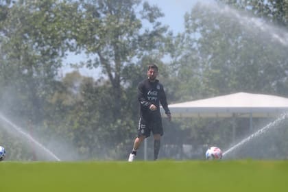 Lionel Messi, en el entrenamiento con el seleccionado argentino en la previa del clásico con Brasil, por las Eliminatorias