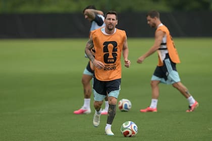 Lionel Messi en el entrenamiento del día de ayer con la Selección Argentina.
