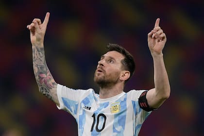 Lionel Messi, en el partido con Paraguay, se convirtió en el jugador con más presencias en el seleccionado con 147 encuentros