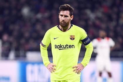 El rostro serio de Messi al final del partido