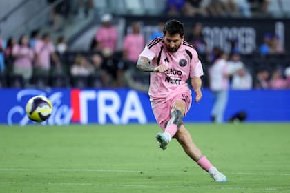 Lionel Messi en la entrada en calor
