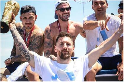 Lionel Messi en los festejos en la Argentina tras ganar el Mundial