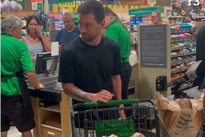 Lionel Messi en un local de la cadena Publix en Miami, según la foto que publicó el medio Rosario3