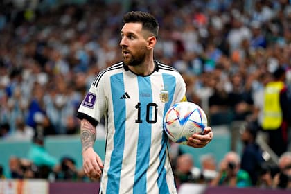 Lionel Messi es el capitán de la selección; está teniendo un gran Mundial, quizás el mejor de su carrera