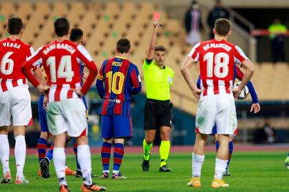 Para Hugo Gatti, la ausencia de Lionel Messi, mientras esté suspendido, beneficiará al Barcelona