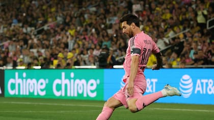 Lionel Messi es titular en Inter Miami y marcó un golazo de tiro libre