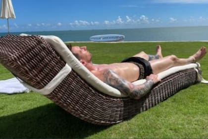 Lionel Messi está de vacaciones junto a su familia en Miami y su esposa Antonela Roccuzzo publicó las primeras imágenes del capitán de la selección argentina disfrutando de un sol a pleno