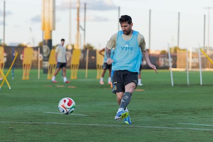 Lionel Messi estará presente en el partido amistoso contra Puerto Rico (Facebook/AFA - Selección Argentina)