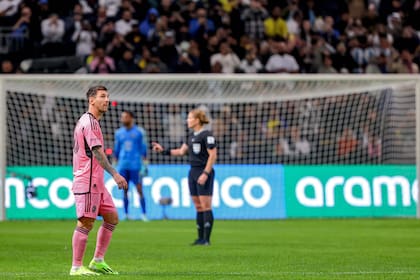 Lionel Messi estuvo en el banco, pero disputó los últimos minutos de la aplastante derrota de Al Nassr ante su equipo, Inter Miami