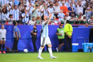 El golazo de Lionel Messi para que la Argentina le empiece ganando a Argelia