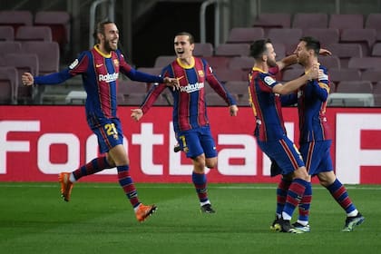 Lionel Messi festeja su golazo de tiro libre ante Athletic Bilbao
