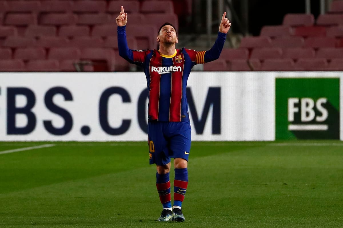 Lionel Messi festeja su gol de tiro libre al Athletic Bilbao.