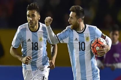 Lionel Messi festeja uno de los goles que le dio la clasificación al seleccionado argentino al Mundial de Rusia 2018.