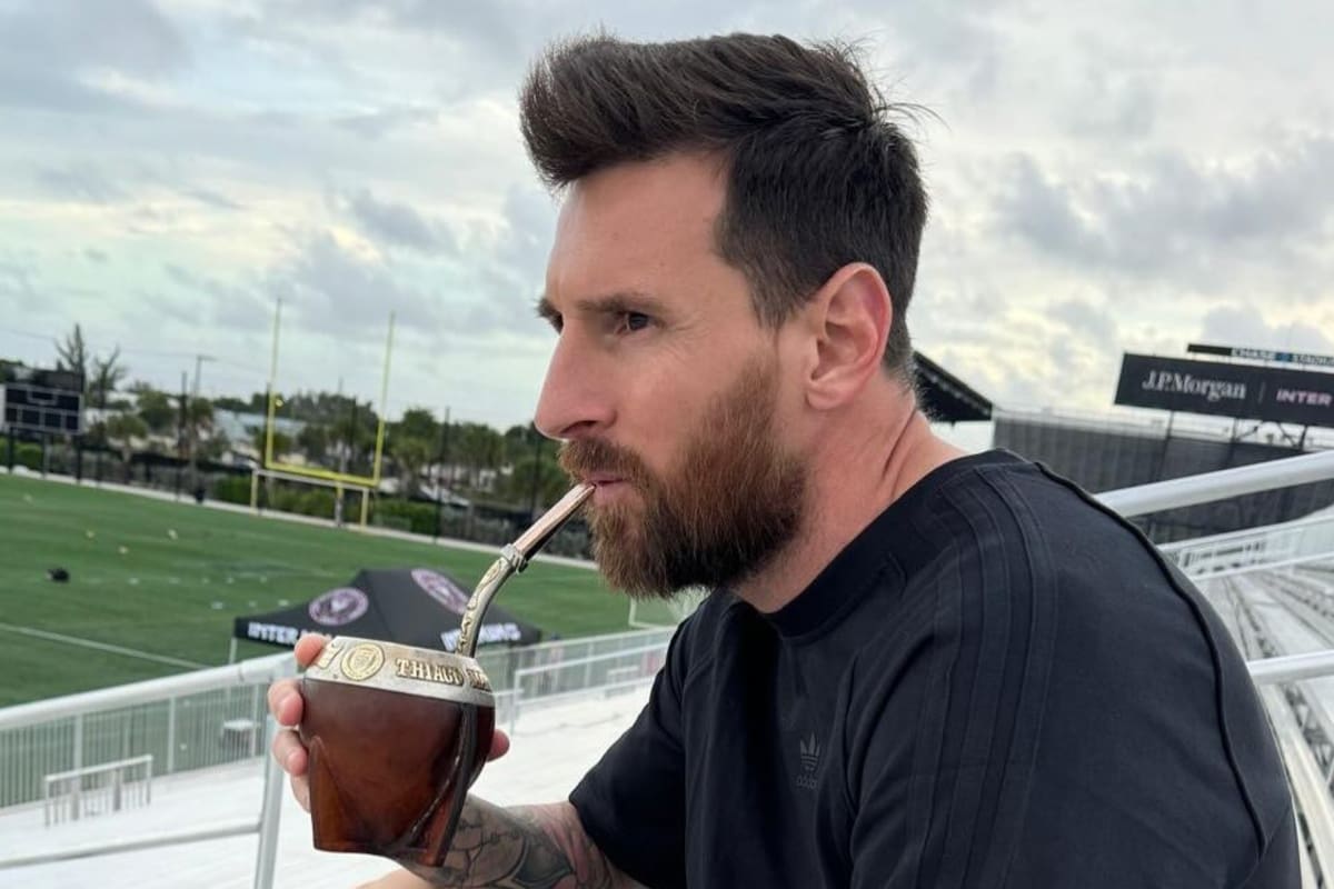 Lionel Messi fue a la cancha y sorprendió a todos al mostrar cómo es su mate favorito (Foto: Instagram @leomessi)