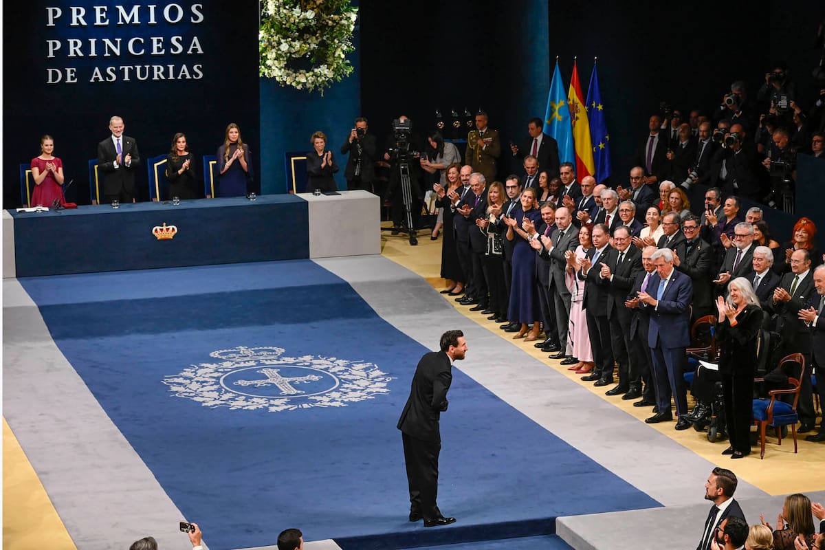 Lionel Messi fue el gran protagonista de la solemne ceremonia de los Premios Princesa de Asturias; el argentino fue muy aclamado en Oviedo.