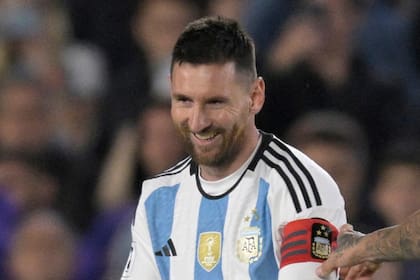 Lionel Messi ingresó en el segundo tiempo contra Paraguay porque no está físicamente al 100%