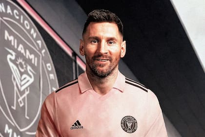 Lionel Messi irá al Inter Miami; en un fotomontaje, el rosarino ya está con la camiseta del club norteamericano