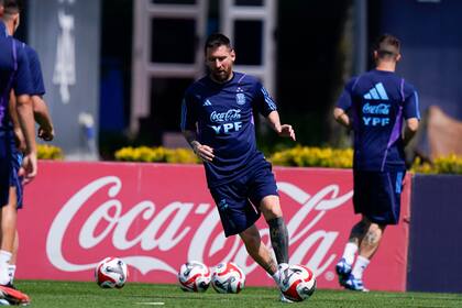 Lionel Messi jugará ante Perú, pero es probable que no esté desde el arranque