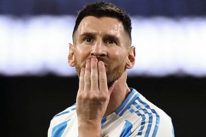 Lionel Messi jugó todo el partido contra Chile, a pesar de no estar al cien por ciento en lo físico