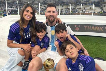 Lionel Messi junto a su familia en la conquista de la Copa del Mundo 2022