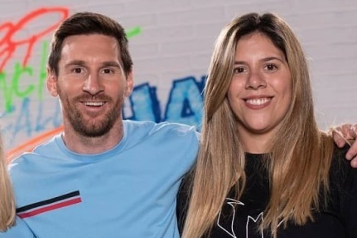 Lionel Messi junto a su hermana menor, María Sol Messi