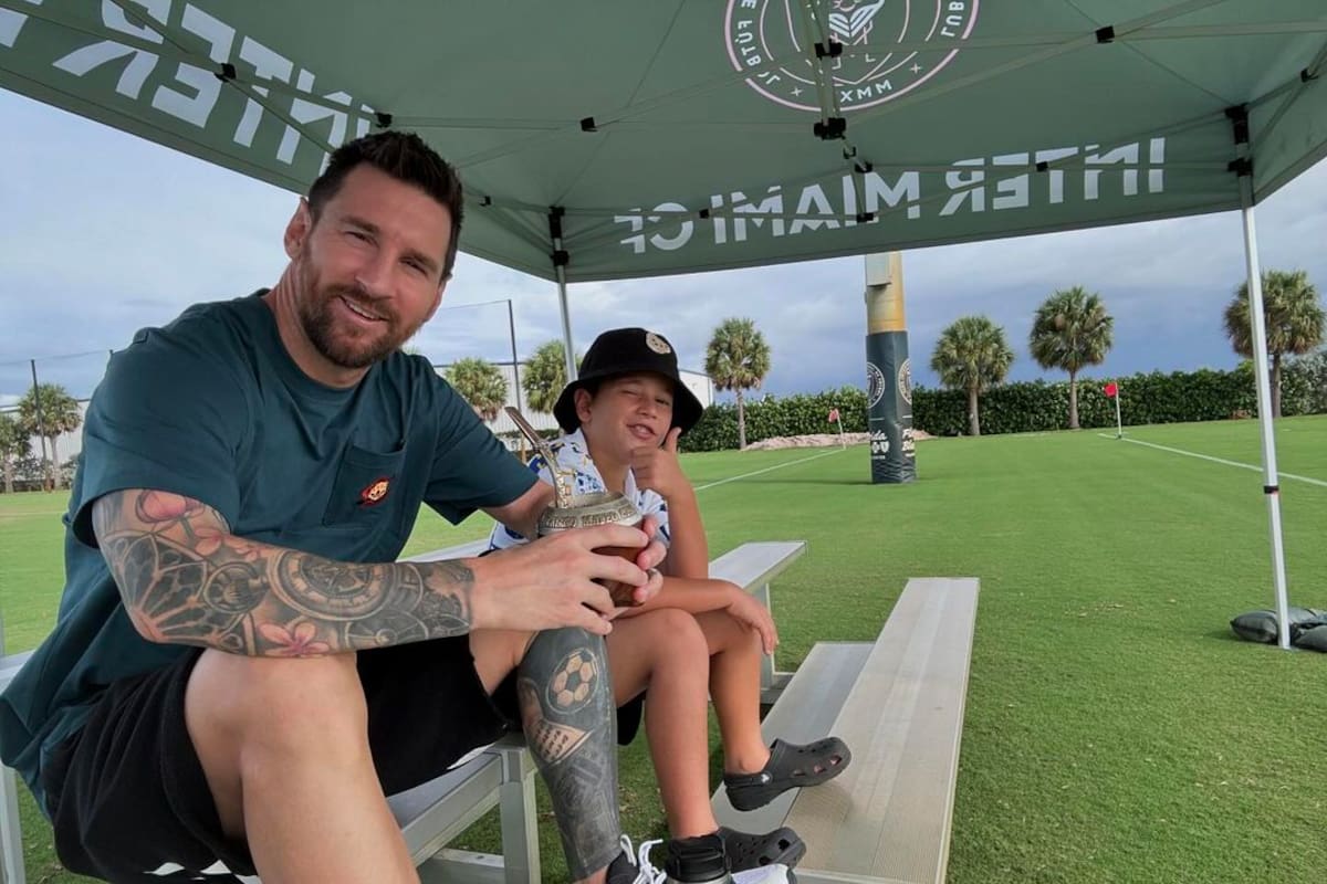 Lionel Messi junto a su hijo Thiago en un entrenamiento del Inter Miami