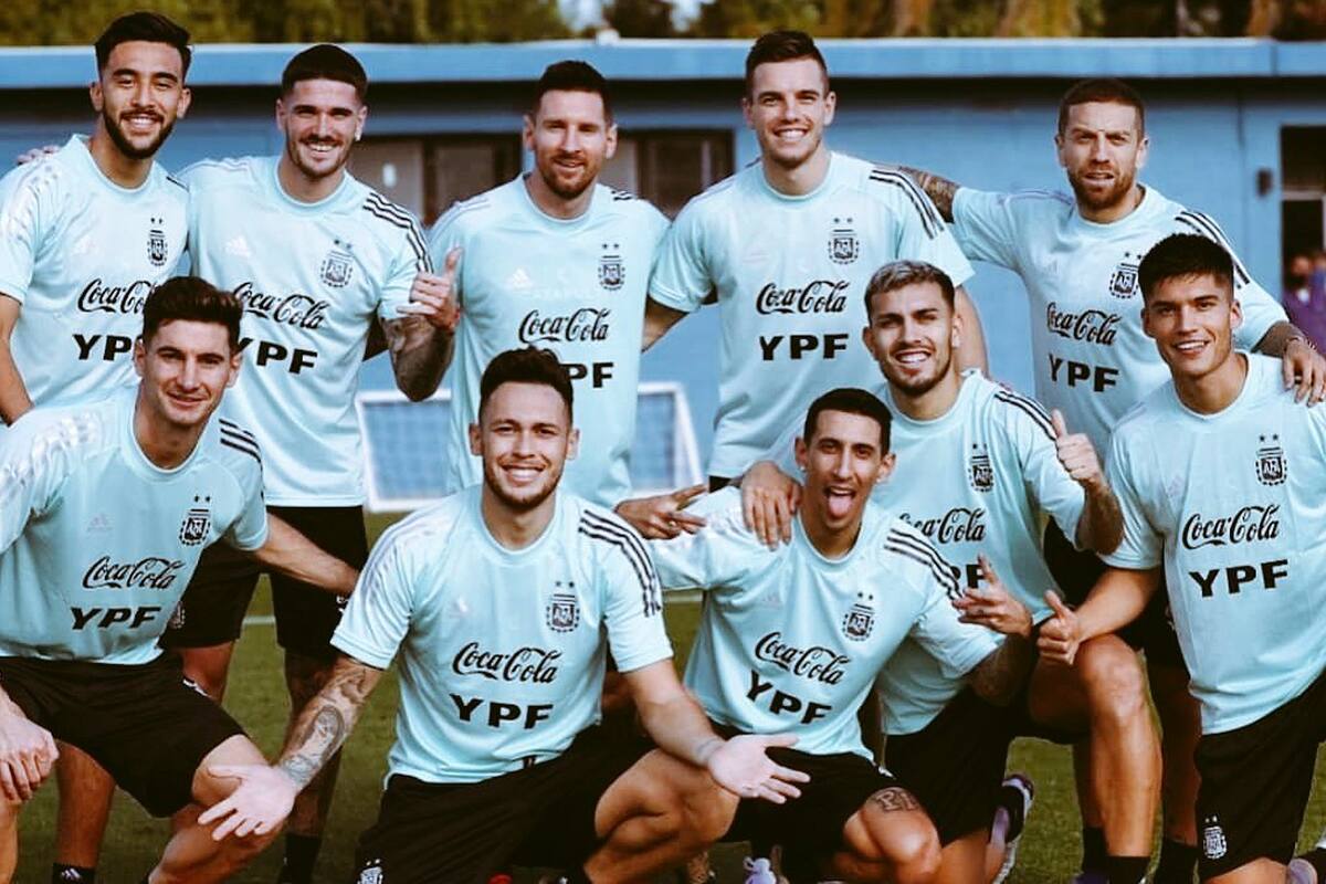 Lionel Messi junto a sus compañeros de la Selección Argentina.