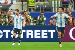 Messi guía a los campeones: dos goles del capitán para vencer a Austria en un partido caliente y avanzar a la segunda fase