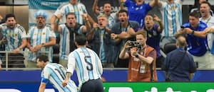 Messi guía a los campeones: dos goles del capitán para vencer a Austria en un partido caliente y avanzar a la segunda fase