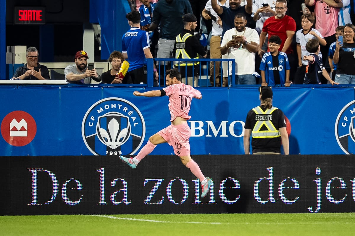Lionel Messi le hizo a Montreal en Canadá un gol característico de su estilo extraordinario: el 10 dejó en el camino a cuatro rivales y definió.