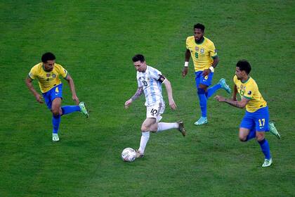 Lionel Messi, listo para jugar otro capítulo del gran clásico contra Brasil
