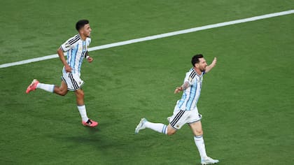 Lionel Messi marcó un golazo en el estreno de la selección argentina ante Argelia