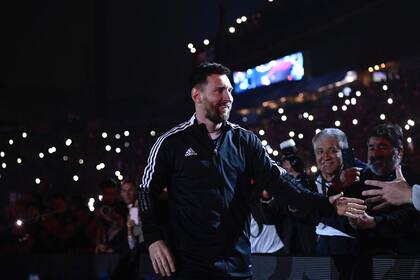 Lionel Messi participó de la despedida de Maxi Rodríguez en el Estadio de Newell's