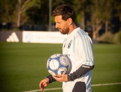 Lionel Messi participó de su último entrenamiento con la selección argentina