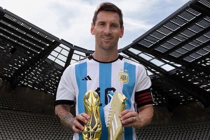 Lionel Messi presentó los botines que utilizará en la Copa del Mundo Qatar 2022; ya los usó ante Emiratos Árabes Unidos
