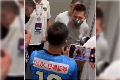Lionel Messi quedó desconcertado frente a la reverencia que le hizo un futbolista japonés