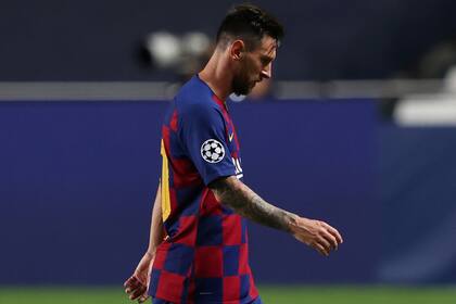 Lionel Messi recalcula su futuro en Barcelona: interrumpió sus vacaciones para reunirse con el nuevo entrenador, Ronald Koeman, y le plantó las dudas sobre su permanencia.