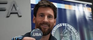 Messi recibió el doctorado Honoris Causa de la UBA horas antes de su despedida de la selección