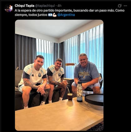 Lionel Messi, Rodrigo De Paul y Claudio Tapia, en el ritual de los mates