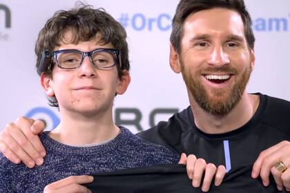 Lionel Messi se emocionó con el joven ciego Pere Ribas