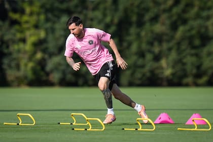 Lionel Messi se prepara en Fort Lauderdale para la final de la Major League Soccer, que su Inter Miami sostendrá este sábado contra Vancouver Whitecaps.