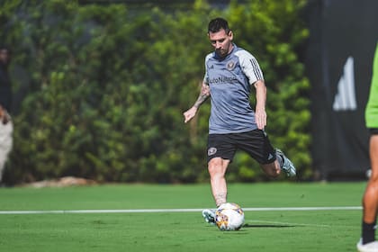 Lionel Messi, sin barba, en el entrenamiento del Inter Miami