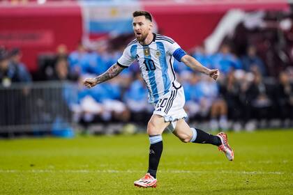 Lionel Messi tiene el foco en el objetivo colectivo, pero mientras avance hacia ellos puede alcanzar otros individuales