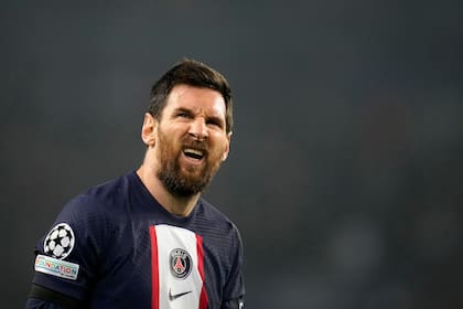 Lionel Messi tiene en PSG una mejor segunda temporada que la primera, pero el traspié contra Bayern por la Champions League apareció inoportuno justo antes del comienzo de la negociación presencial entre su padre y la directiva del club de París.